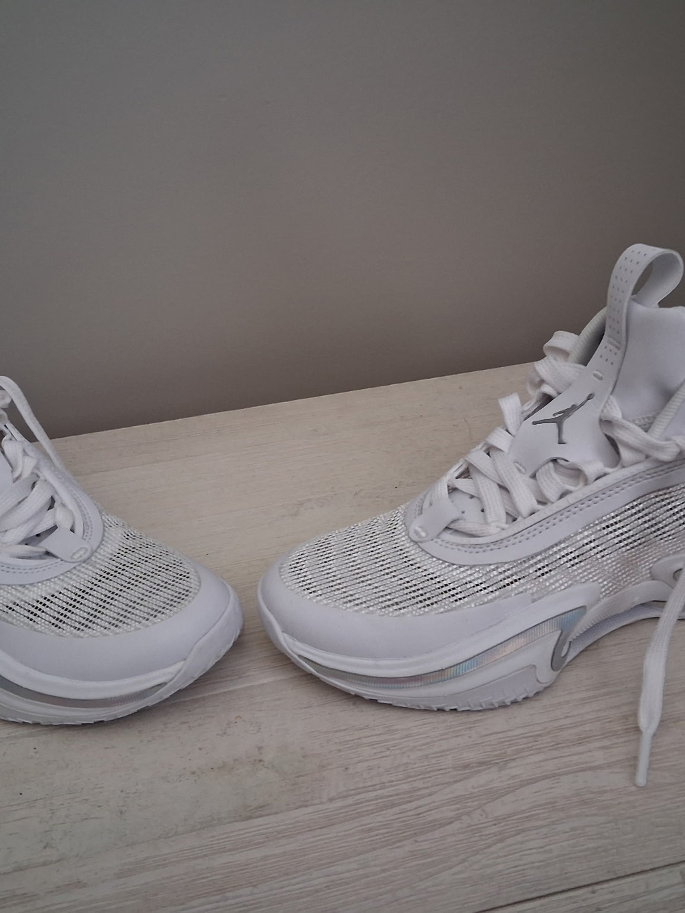 Jordan Kids White Metallic Sneakers